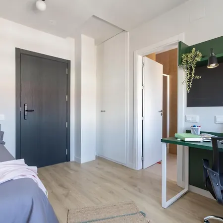 Residencia Universitaria Resa Campo Grande Hostel *